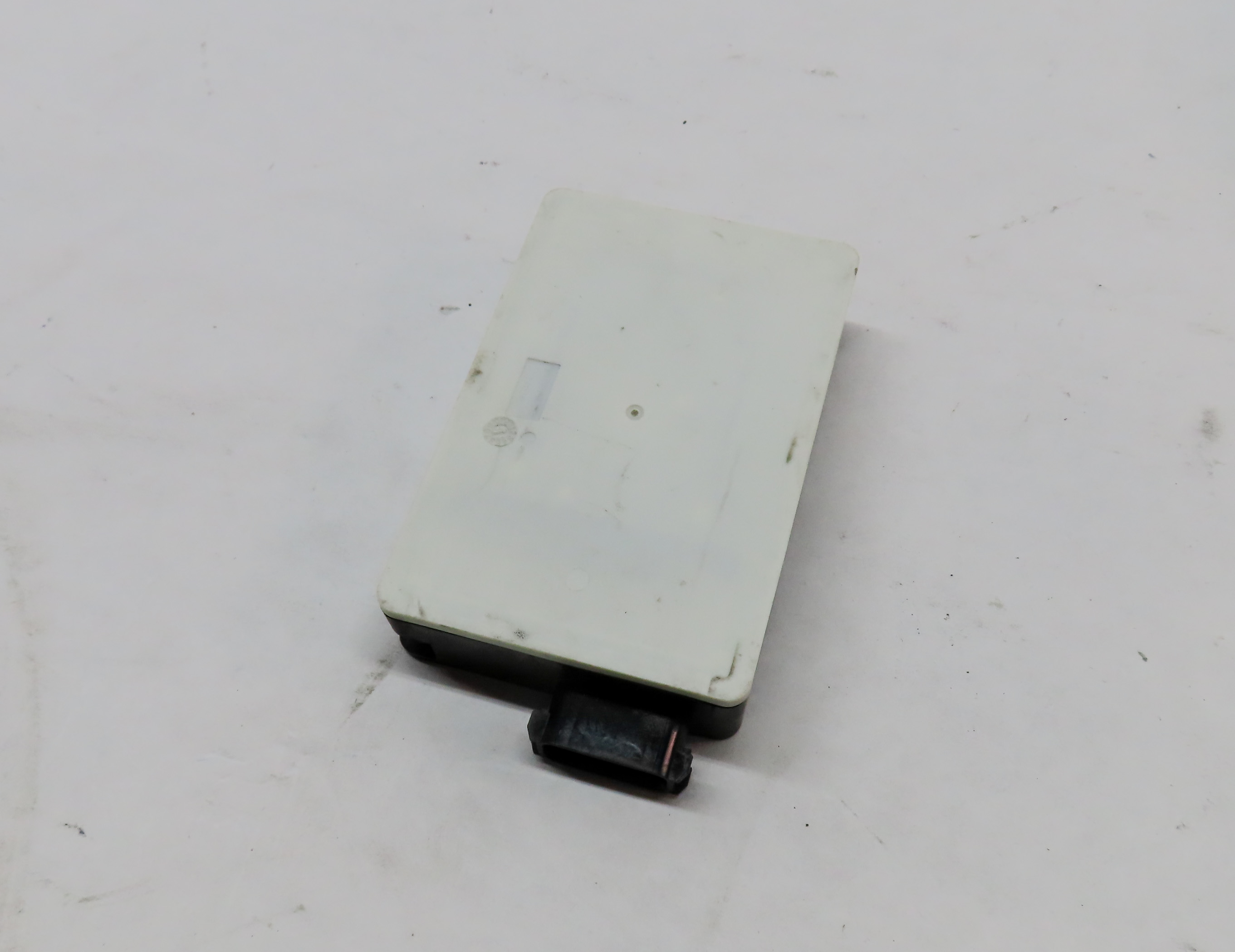 2013 MERCEDES GL450 (X166) REAR BLIND SPOT ASSIST RADAR SENSOR MODULE — exact item pictured